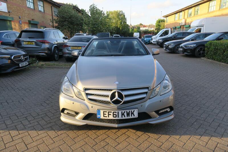 Mercedes-Benz E-Class view 3