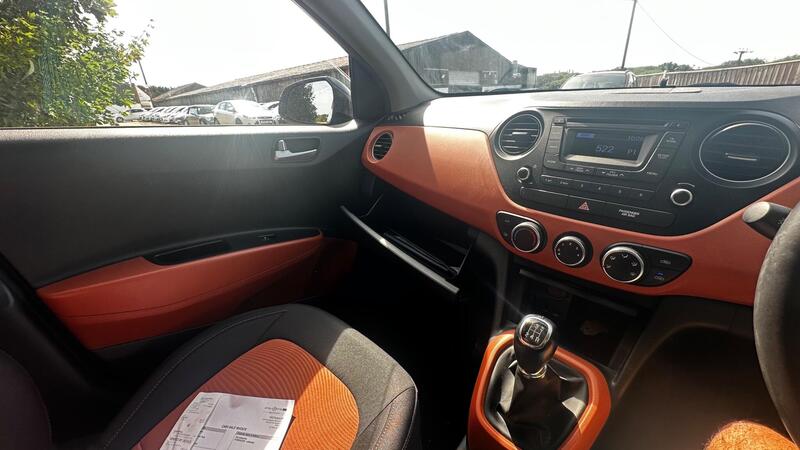 2015 Hyundai i10 — photo 18