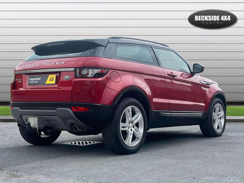 Land Rover Range Rover Evoque view 3