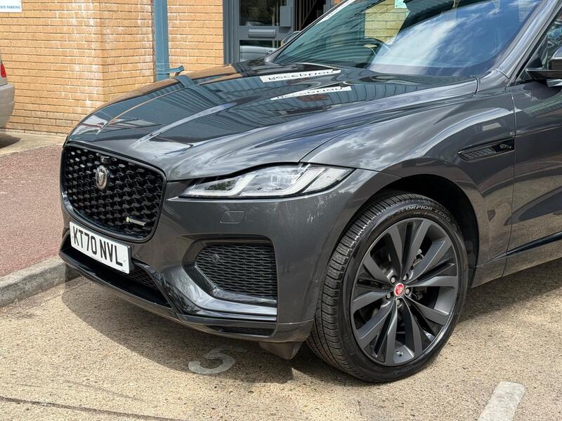 Jaguar F-Pace view 2