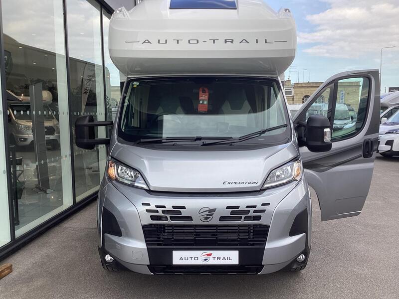 Auto-Trail Expedition C71 — image 7