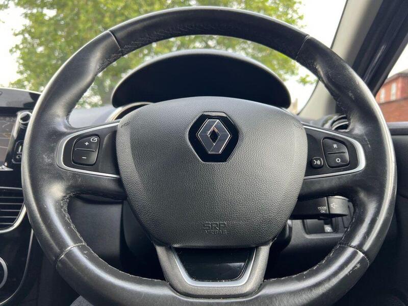 Renault Clio view 25