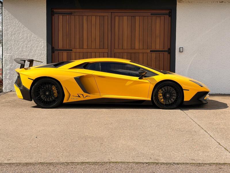 Lamborghini Aventador view 7