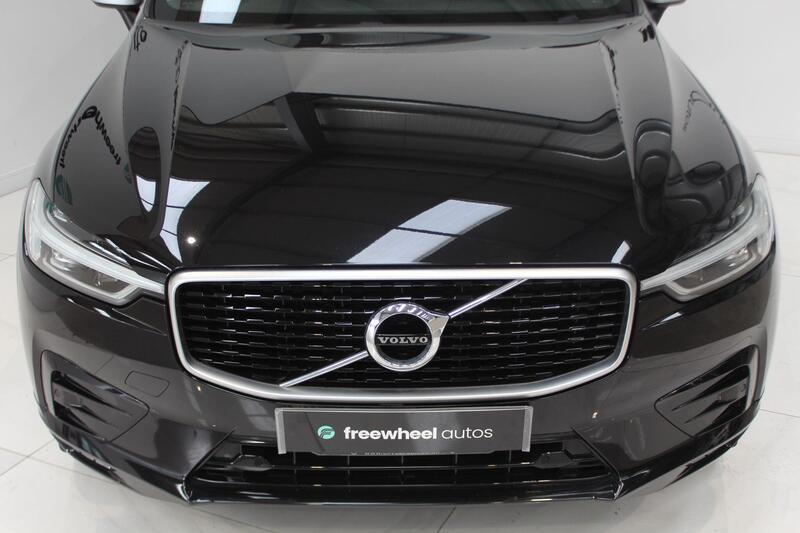 2018 Volvo XC60 in Black — image 7 of 74