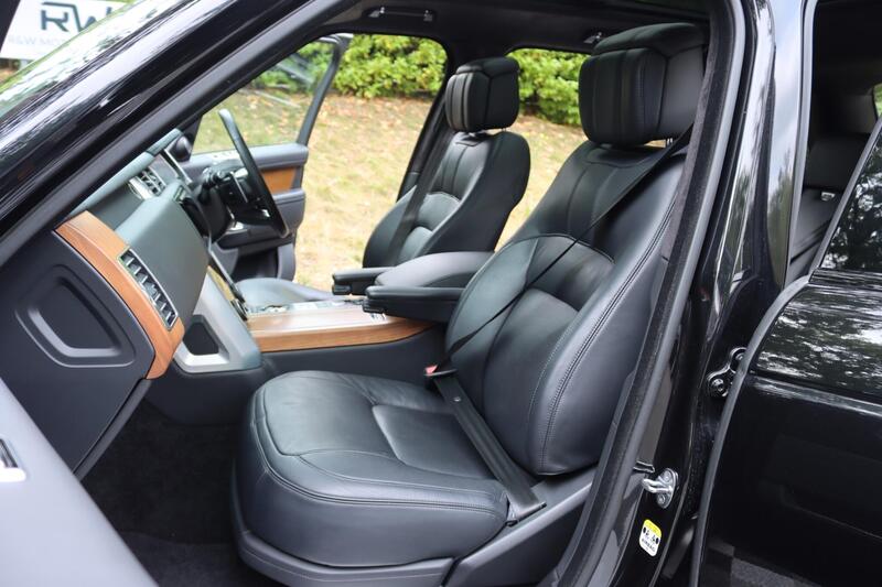 Land Rover Range Rover view 3