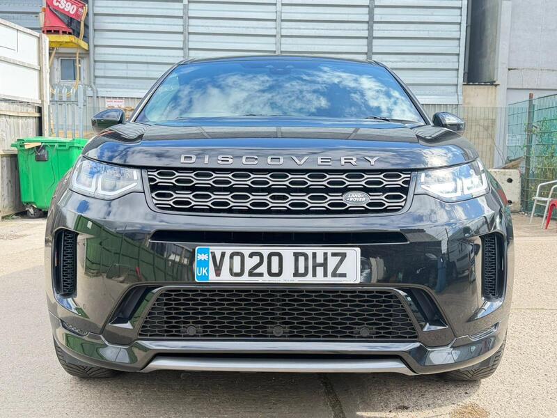 Land Rover Discovery Sport view 2