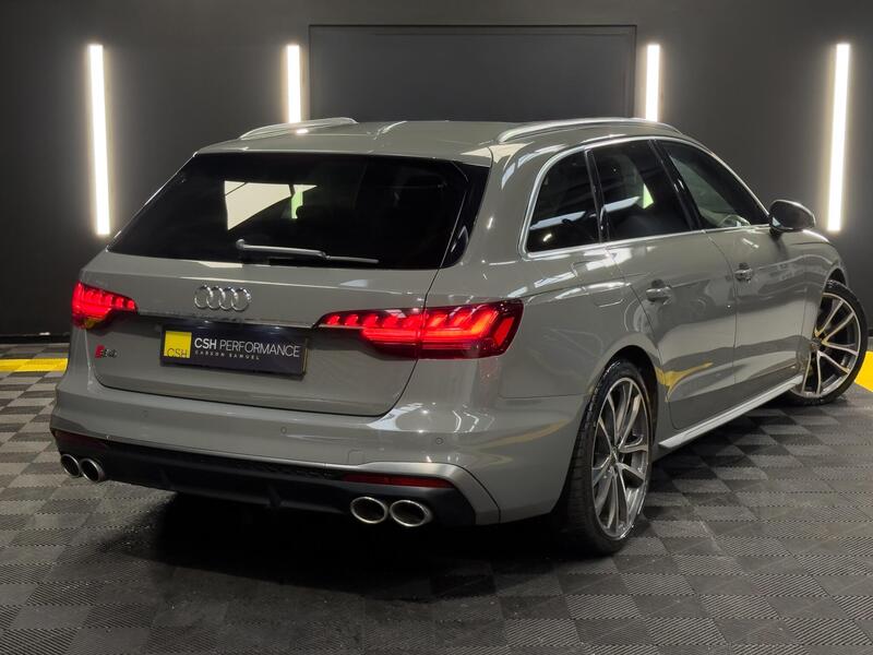 Audi S4 view 6