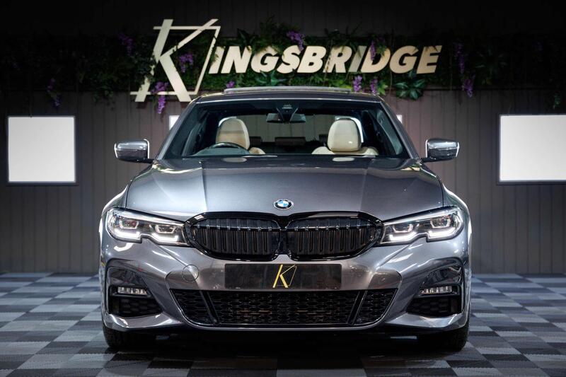 BMW 3 Series view 4