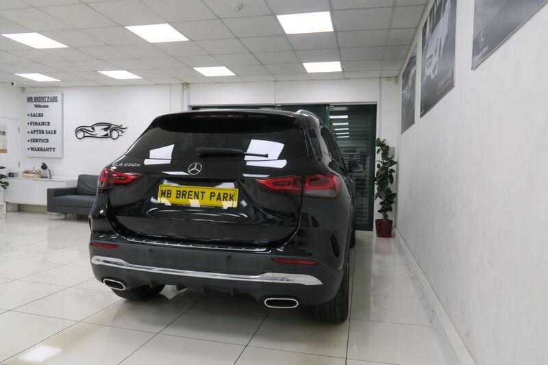 Mercedes-Benz Mercedes-Benz GLA view 6