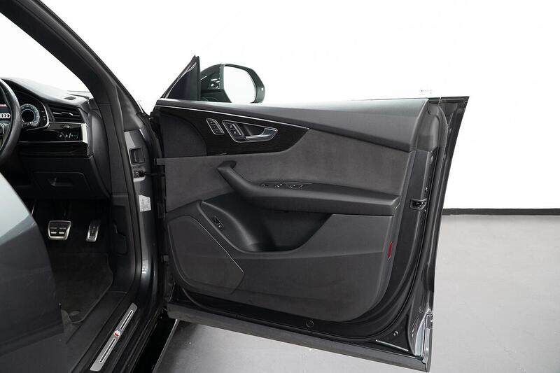 Audi Audi Q8 view 7