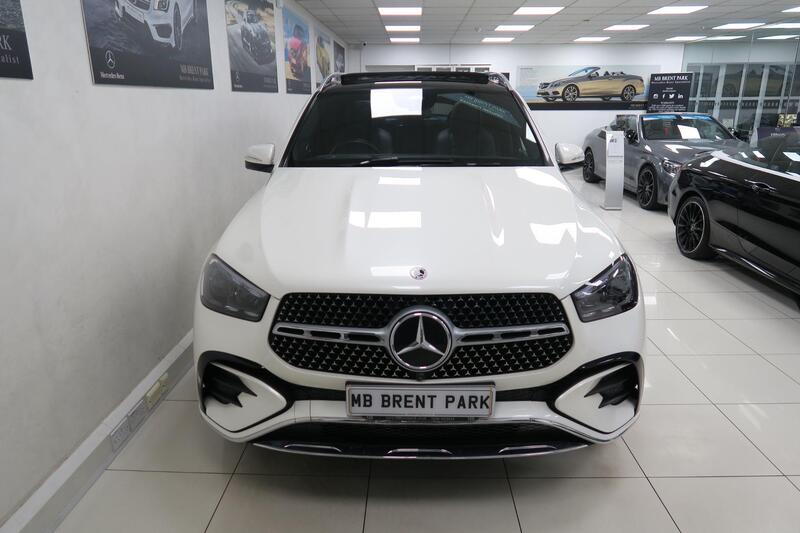 Mercedes-Benz E view 2
