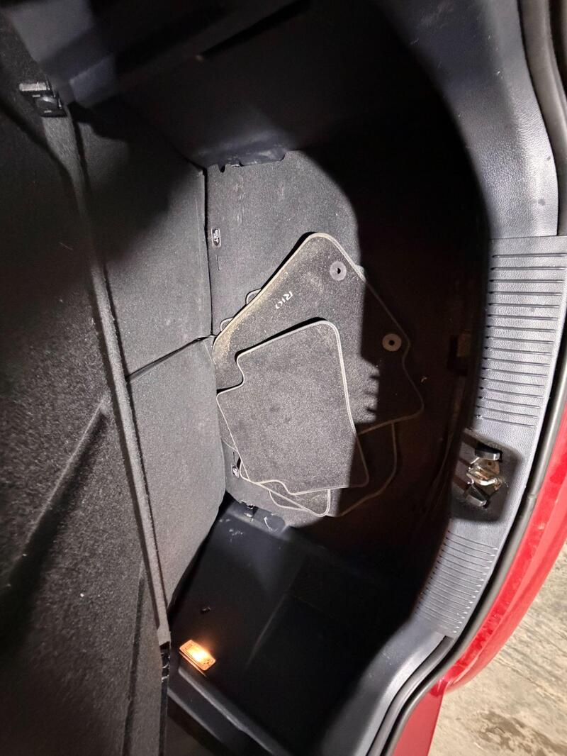 2016 Kia Rio — photo 16