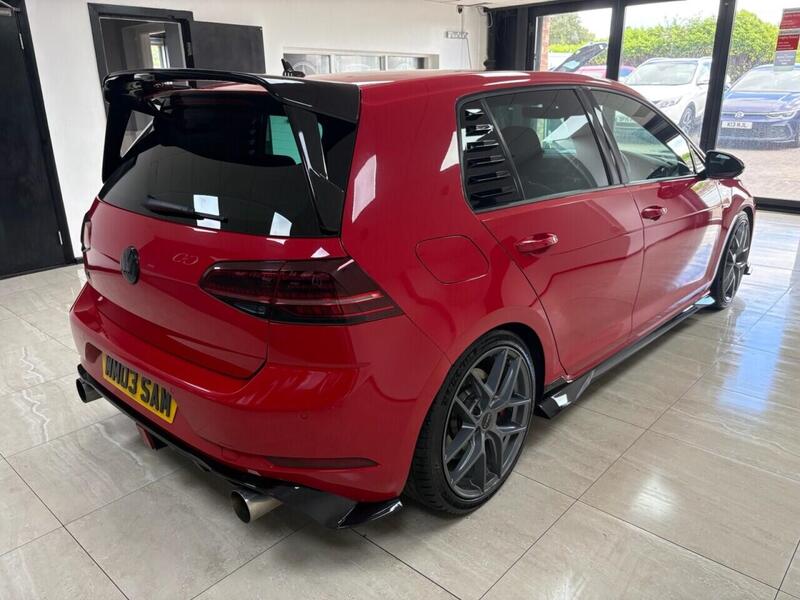 Volkswagen Golf view 3