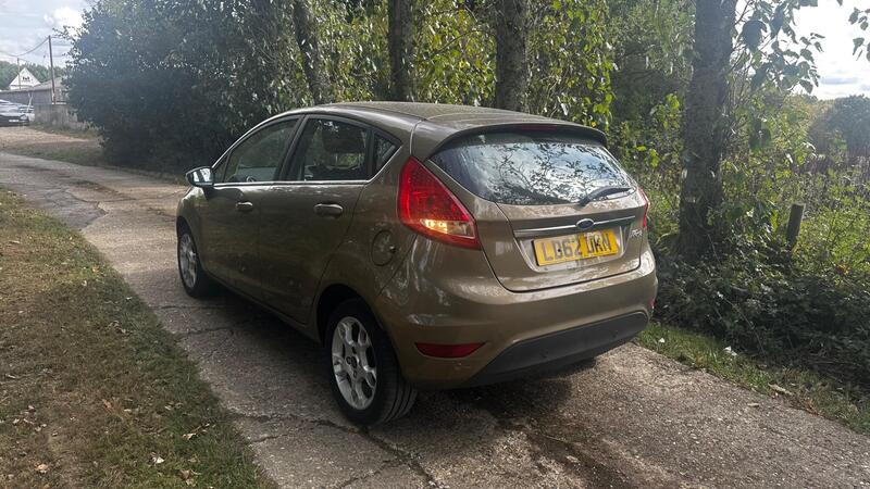 2012 Ford Fiesta — photo 4