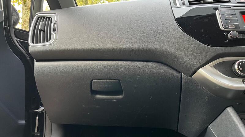 2016 Kia Rio — photo 28