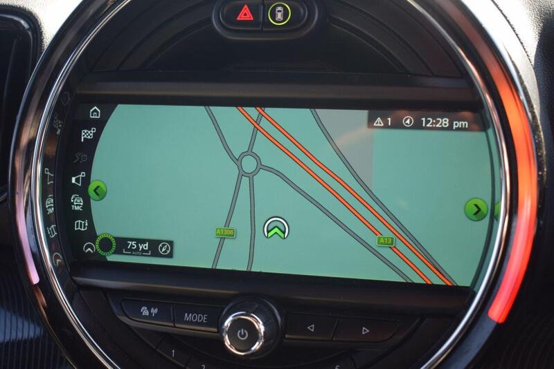 Mini Countryman view 2