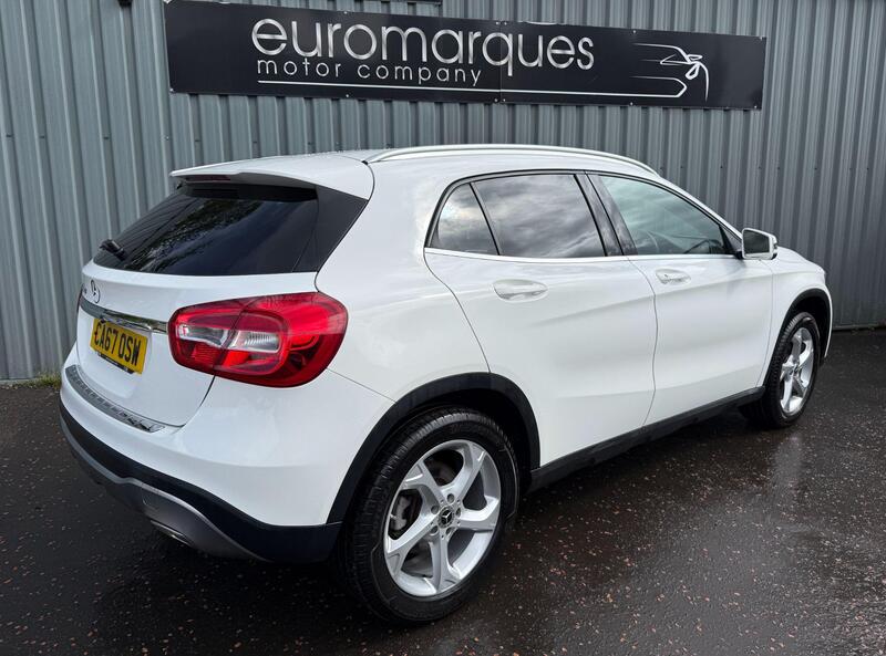 Mercedes-Benz Gla view 4