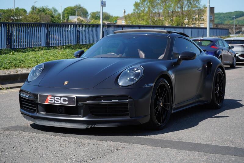 Porsche 911 view 6
