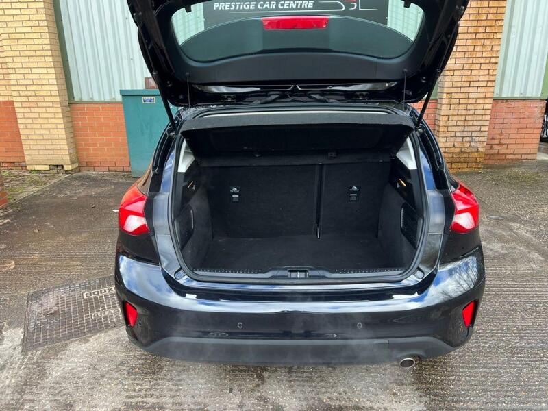 Ford Focus view 16