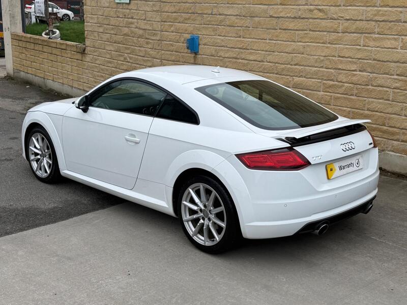 Audi Audi TT view 3