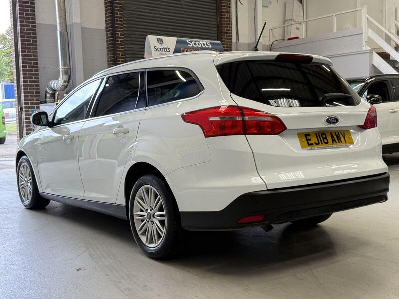 Ford Focus view 4