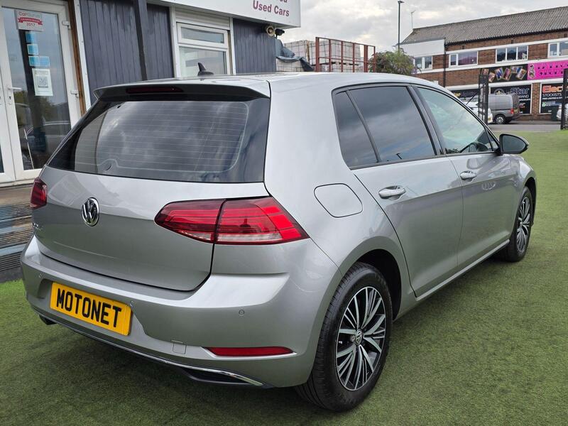 Volkswagen Golf view 7