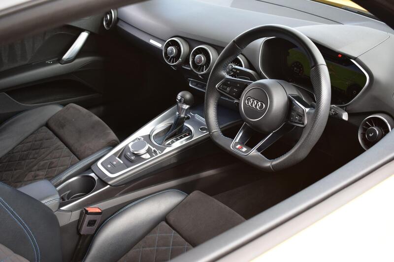Audi TT view 3