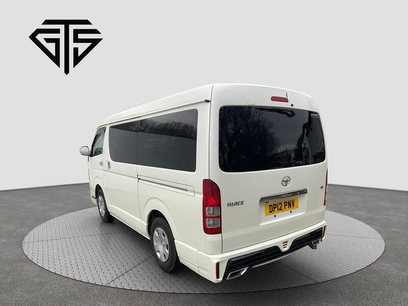 Toyota Hiace view 5