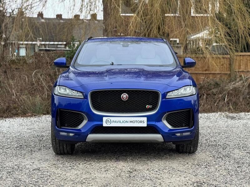 Jaguar F Pace view 4