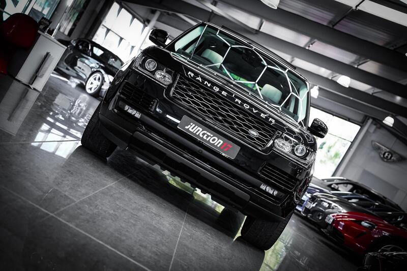 Land Rover Range Rover view 4