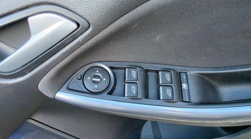 Ford Focus 1.6 Titanium Navigator Powershift Euro 5 5dr thumbnail 20