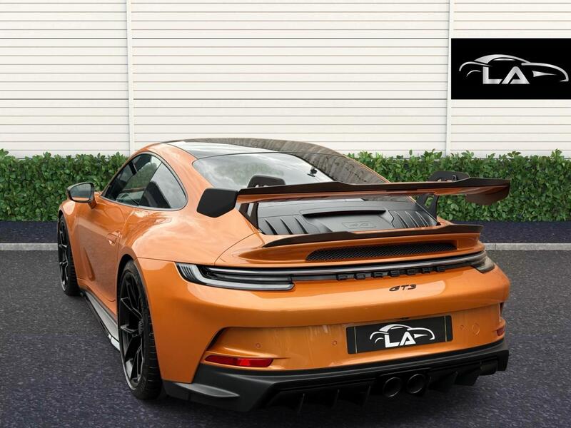 Porsche 911 view 6