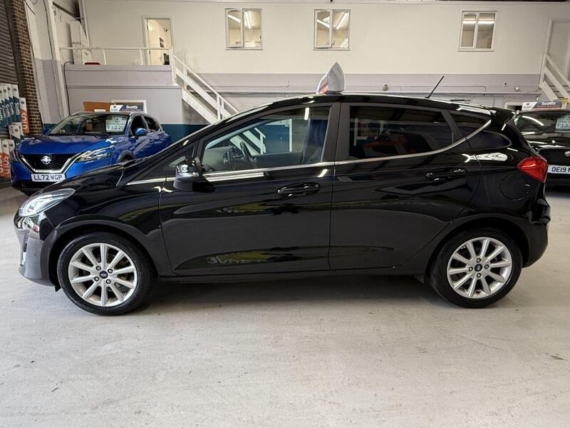 Ford Fiesta view 5