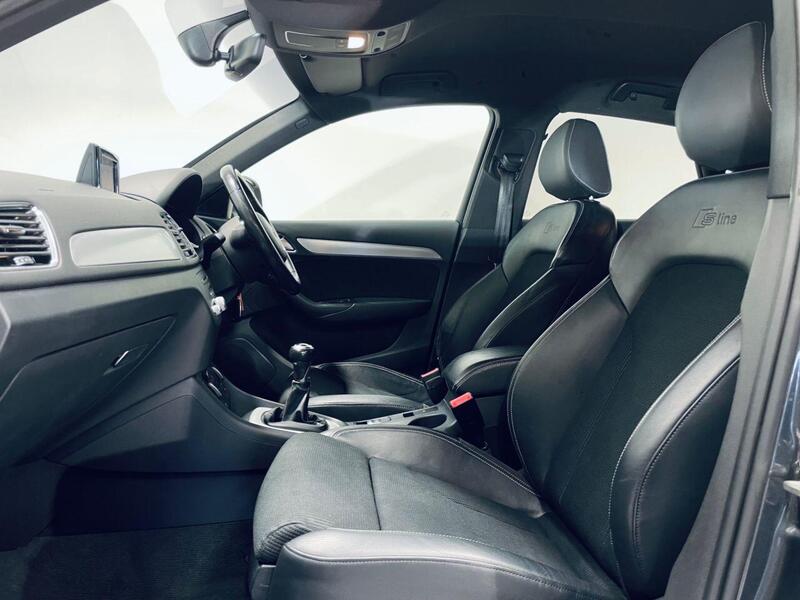 Audi Q3 view 4