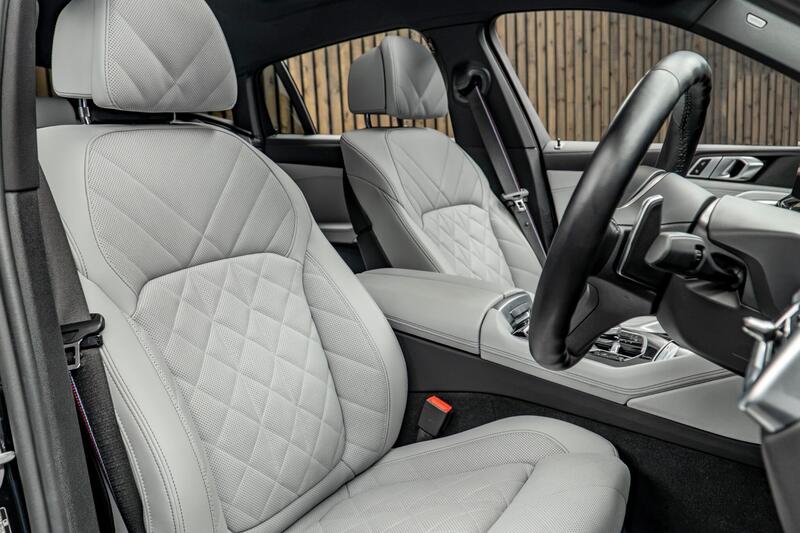 BMW X6 view 2