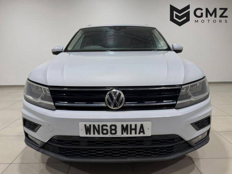 Volkswagen Tiguan view 2