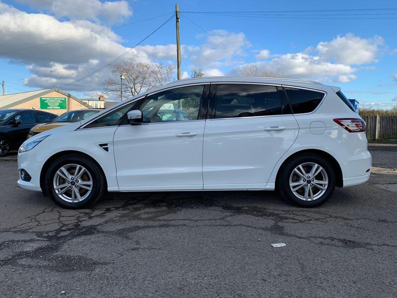 Ford S-Max view 2