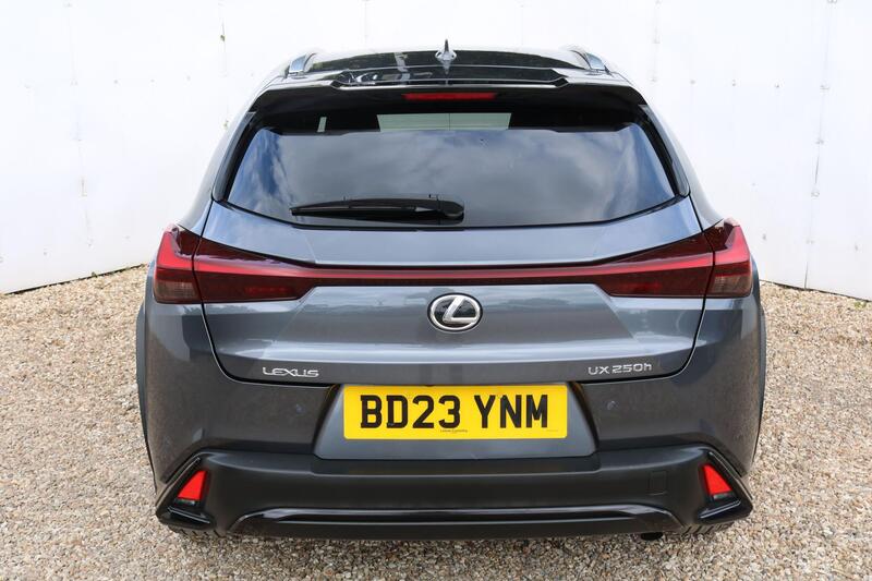 Lexus Ux view 7