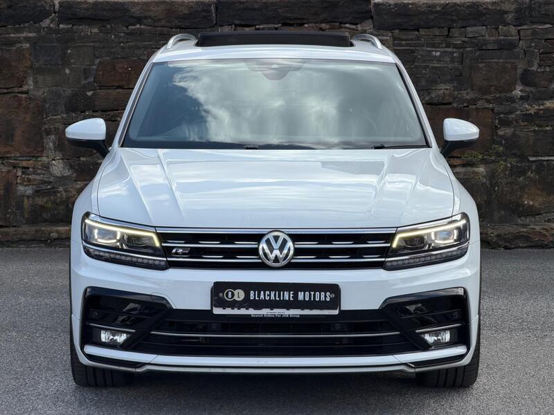 Volkswagen Tiguan view 2