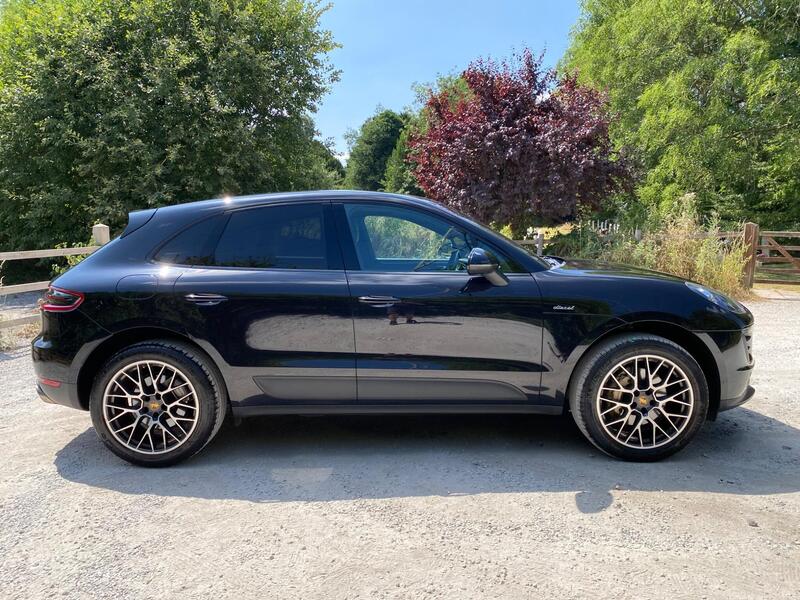 Porsche Macan view 7