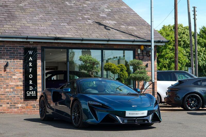Mclaren Artura view 4