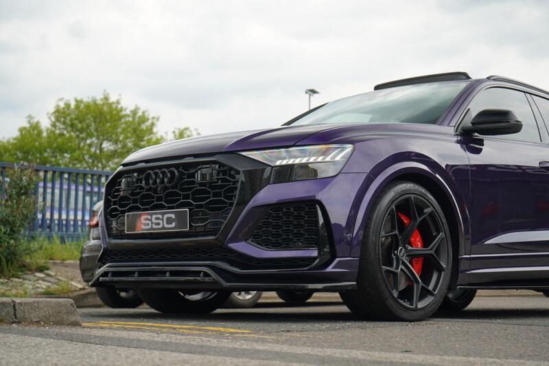 Audi RS Q8 view 7