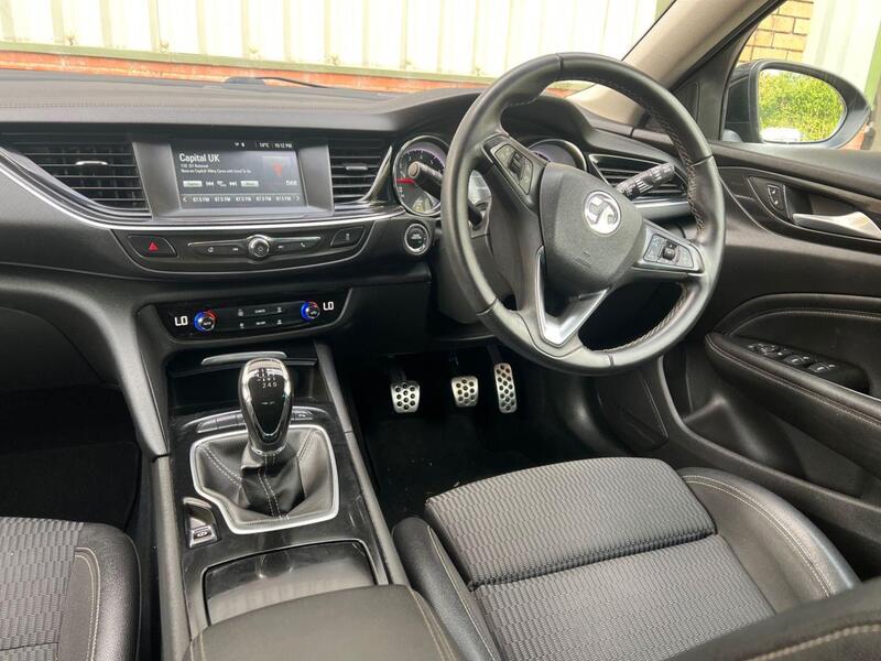Vauxhall Insignia view 16