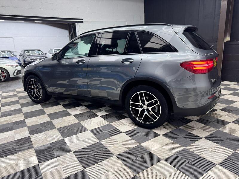 Mercedes-Benz GLC view 13