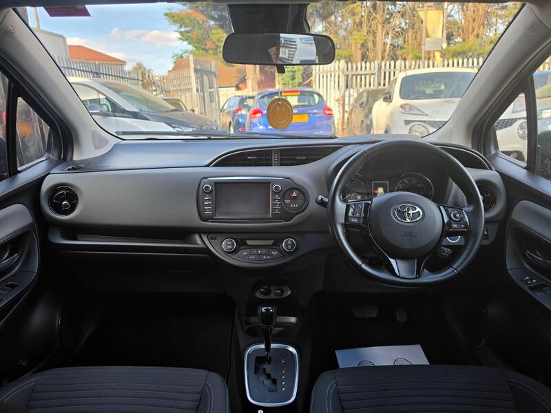 Toyota Yaris 1.5 VVT-h Icon Tech E-CVT Euro 6 (s/s) 5dr thumbnail 21