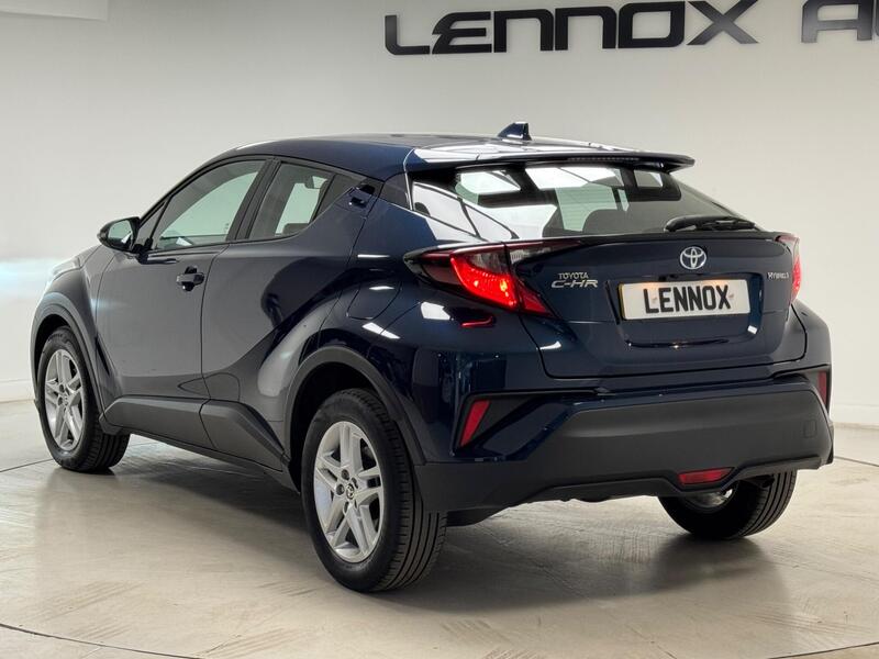 Toyota C-HR view 4