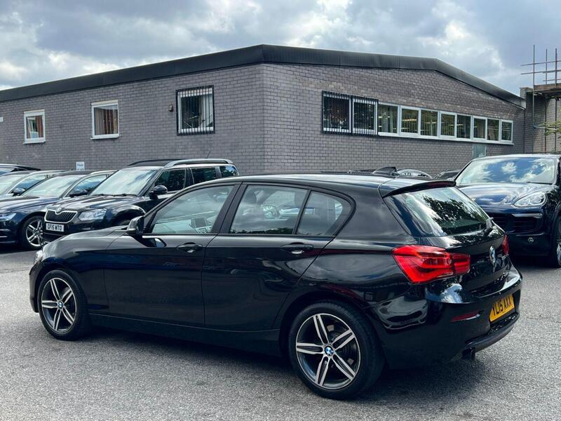 BMW 1 Series view 4