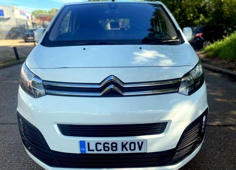 Citroen Spacetourer view 2
