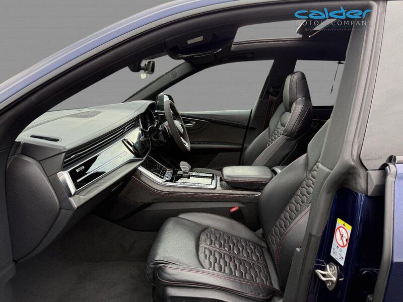 Audi RS Q8 view 6