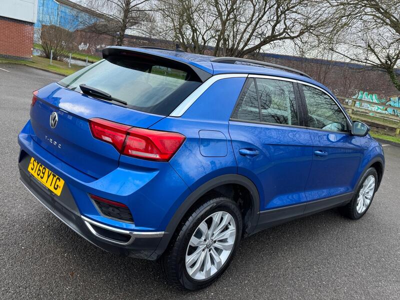 Volkswagen T Roc view 5
